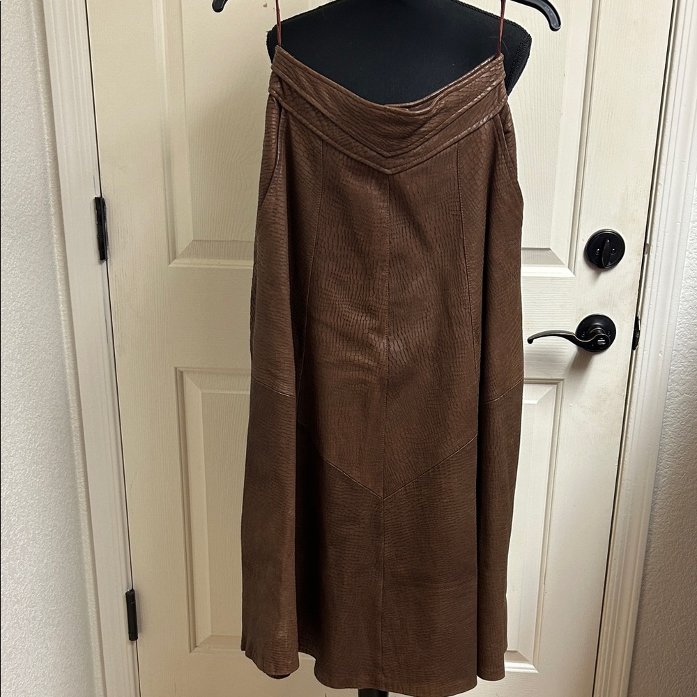 Giorgio Mobiani Italy brown leather skirt. Lined. Size 38